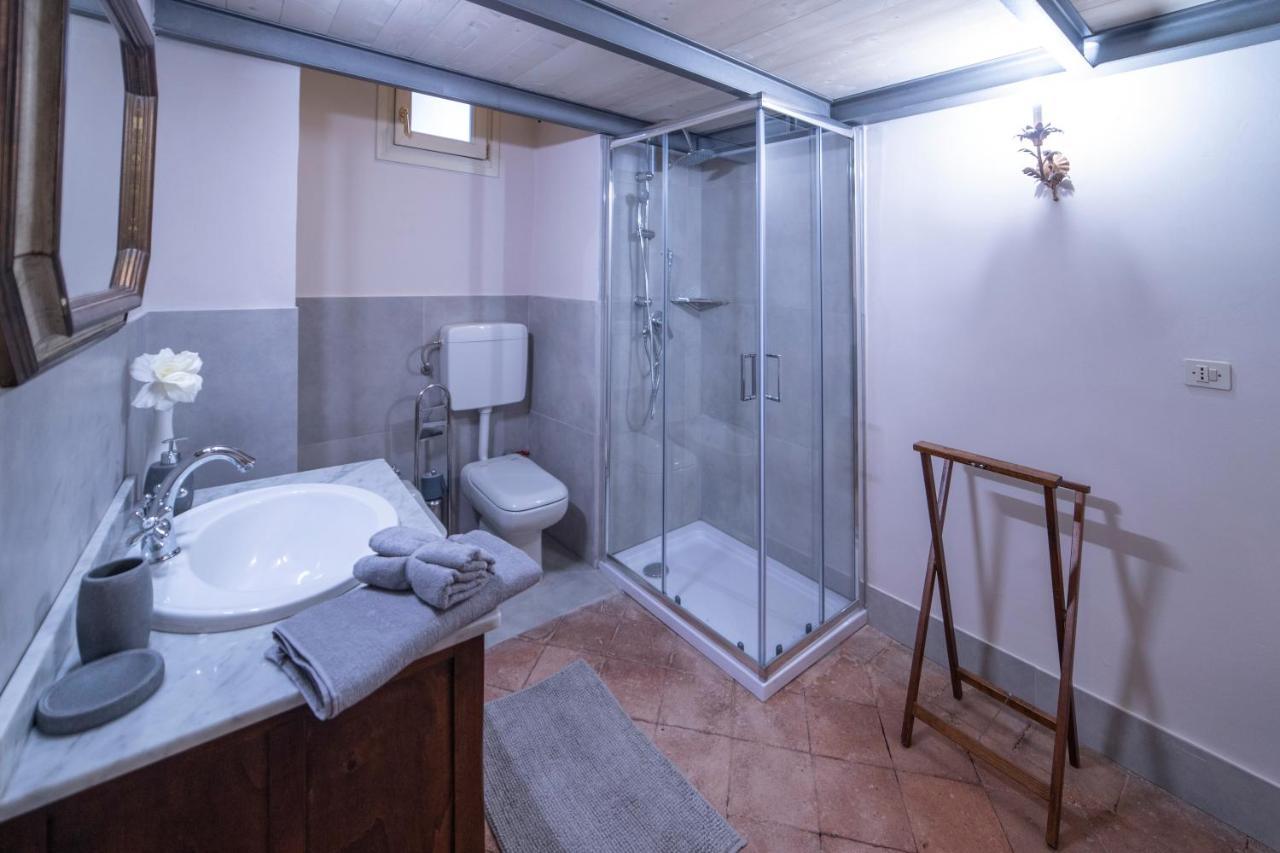 Brixia Luxory & Loft Apartment Brescia Bagian luar foto