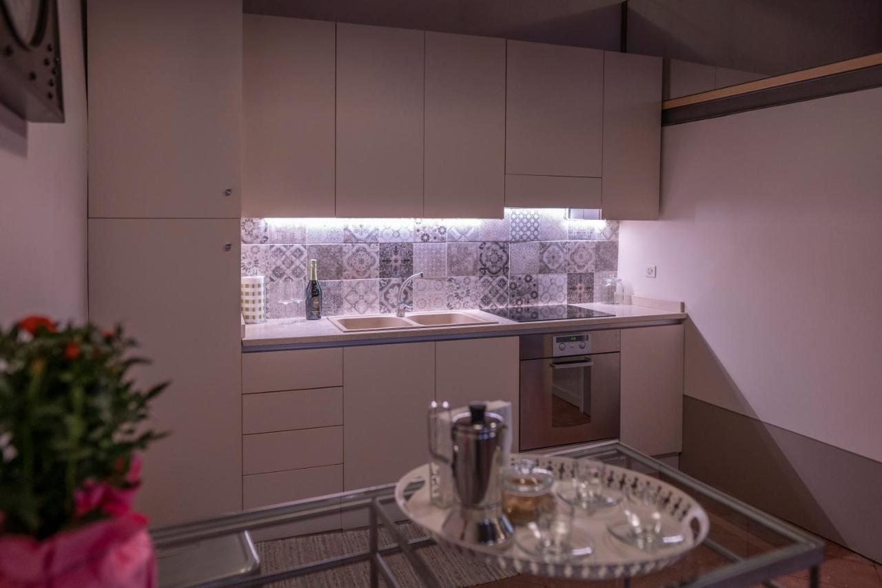 Brixia Luxory & Loft Apartment Brescia Bagian luar foto