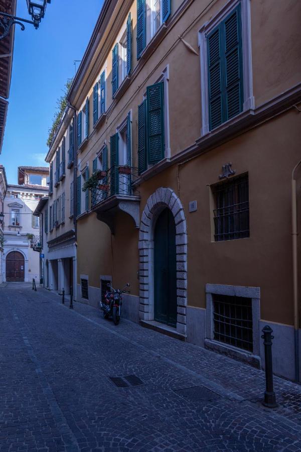 Brixia Luxory & Loft Apartment Brescia Bagian luar foto